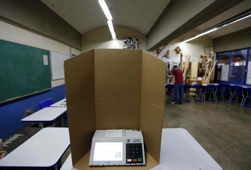Deputado apresenta parecer favorável a voto impresso na urna eletrônica Deputado apresenta parecer favorável a voto impresso na urna eletrônica