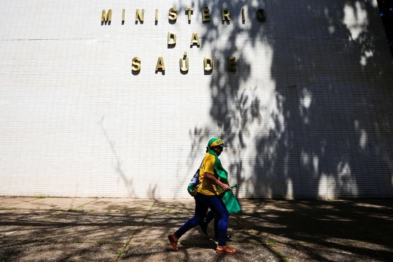 Contagem de casos de Covid-19 é afetada por problema no sistema do Ministério da Saúde Contagem de casos de Covid-19 é afetada por problema no sistema do Ministério da Saúde