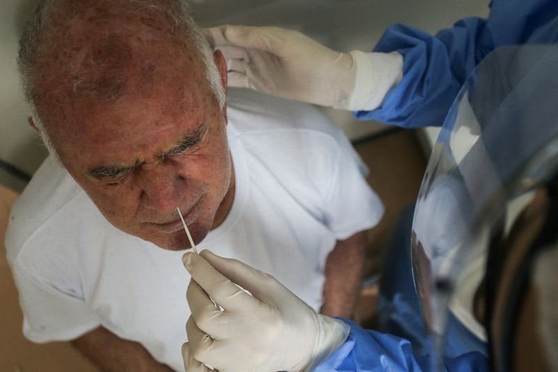 Brasil registra 168.495 casos de Covid e 350 novas mortes pela doença, diz Ministério da Saúde Brasil registra 168.495 casos de Covid e 350 novas mortes pela doença, diz Ministério da Saúde