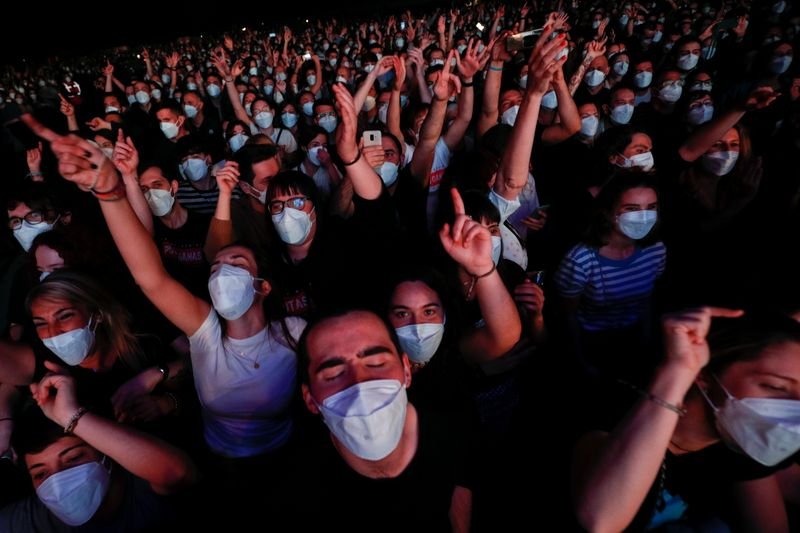 Show em Barcelona com 5 mil pessoas não provoca aumento de infecções Show em Barcelona com 5 mil pessoas não provoca aumento de infecções