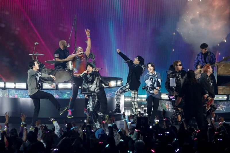 Banda de K-Pop BTS vence principal prêmio do American Music Awards Banda de K-Pop BTS vence principal prêmio do American Music Awards