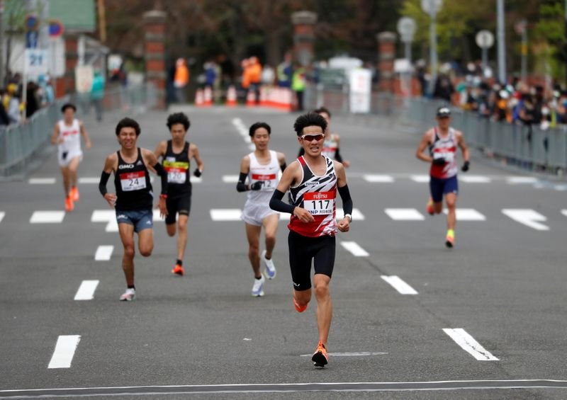 Campeão olímpica em 2000 diz que maratona imita a vida Campeão olímpica em 2000 diz que maratona imita a vida