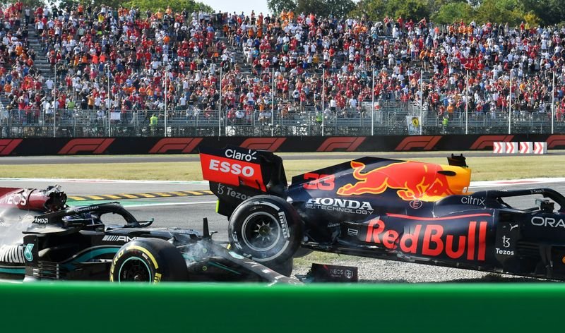 Hamilton diz que halo salvou a vida dele na Itália: ‘Grato por ainda estar aqui’ Hamilton diz que halo salvou a vida dele na Itália: ‘Grato por ainda estar aqui’