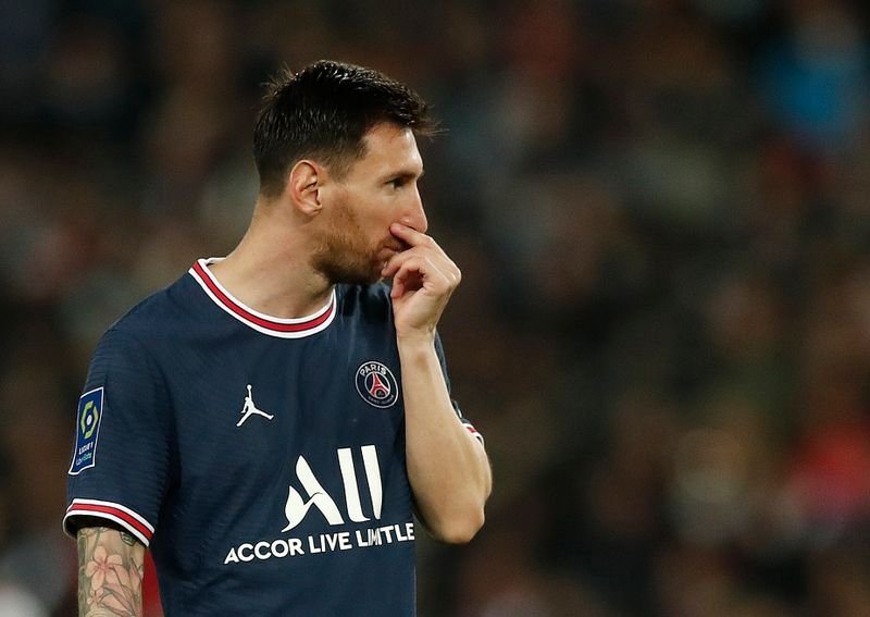 Messi desfalcará PSG contra o Metz por lesão no joelho Messi desfalcará PSG contra o Metz por lesão no joelho