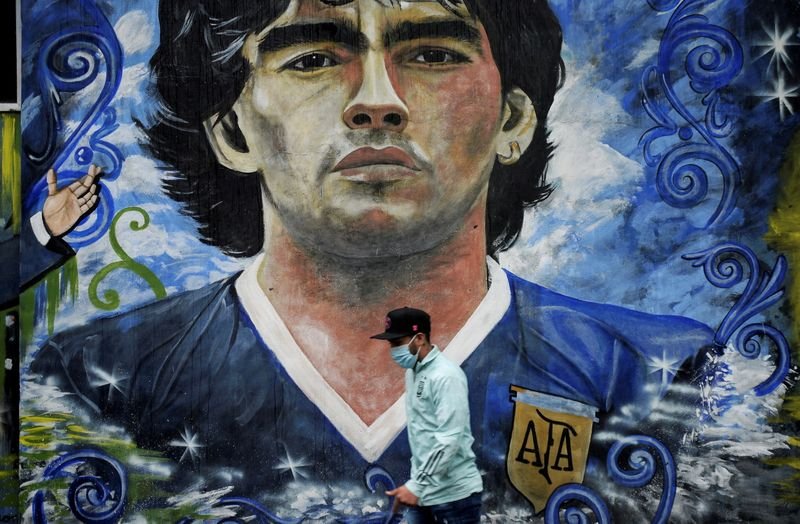 Família de Maradona propõe mausoléu público para ídolo argentino Família de Maradona propõe mausoléu público para ídolo argentino
