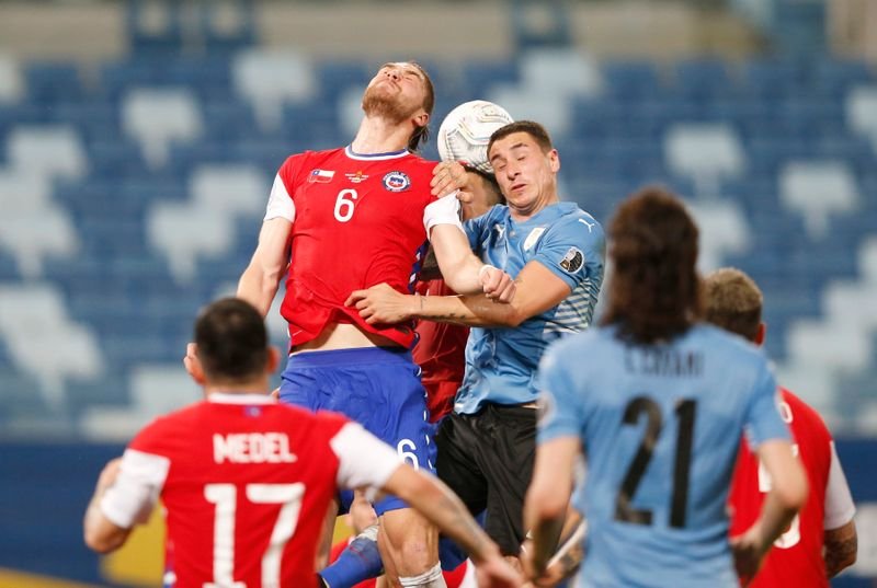 Uruguai busca empate com Chile por 1 x 1 na Copa América Uruguai busca empate com Chile por 1 x 1 na Copa América