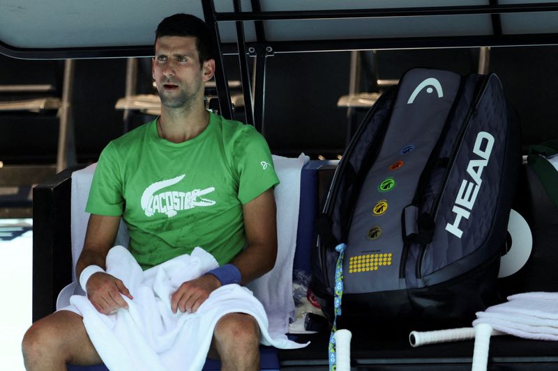 Recurso de Djokovic será ouvido no sábado após Austrália cancelar visto novamente