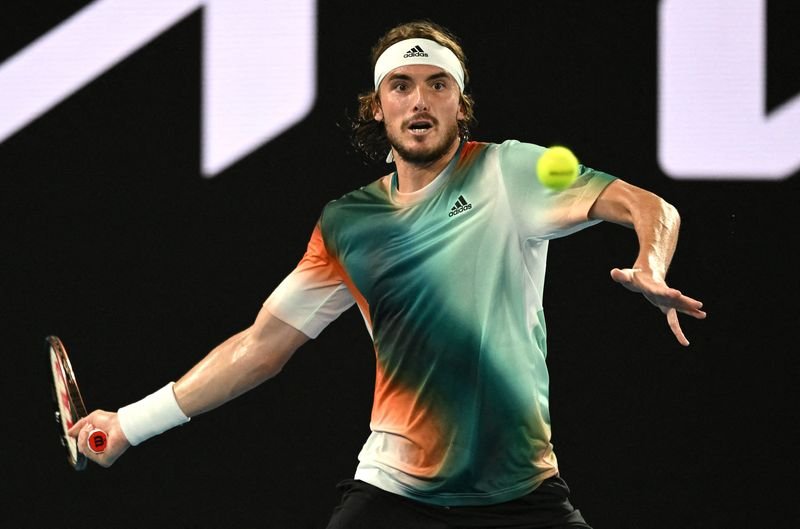 Tsitsipas atropela Sinner e avança às semifinais do Aberto da Austrália Tsitsipas atropela Sinner e avança às semifinais do Aberto da Austrália