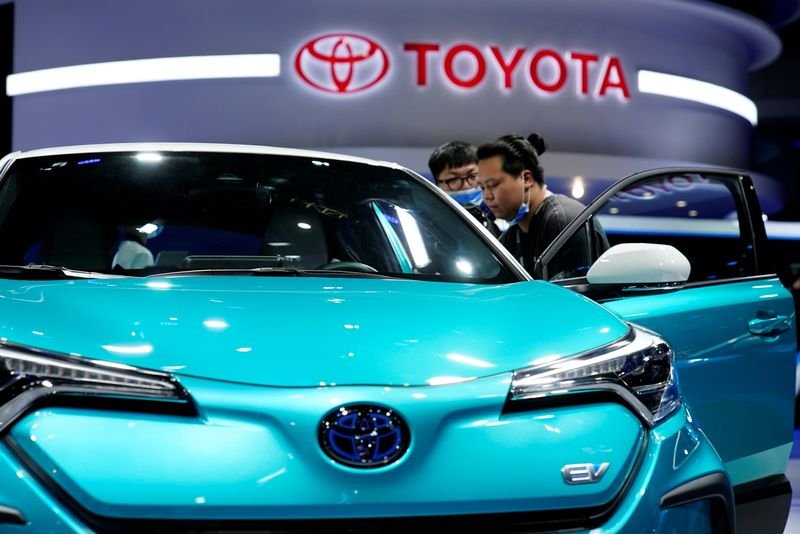 Nem todo mundo deveria dirigir carro elétrico, diz executivo da Toyota Nem todo mundo deveria dirigir carro elétrico, diz executivo da Toyota
