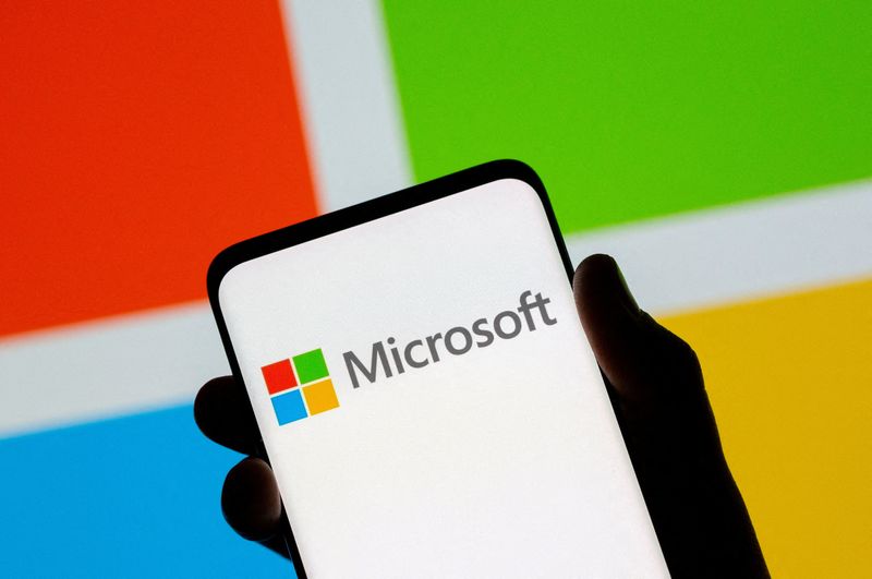 Microsoft anuncia forte projeção de receita e ações sobem