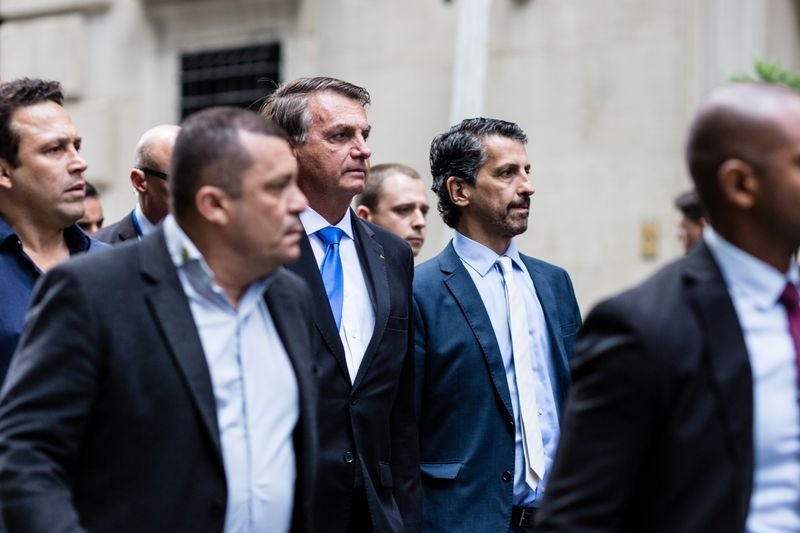 Prefeito de NY diz que Bolsonaro não deveria incomodar indo à cidade se não quer se vacinar Prefeito de NY diz que Bolsonaro não deveria incomodar indo à cidade se não quer se vacinar