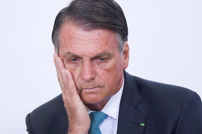 Bolsonaro faz audiência virtual e cancela viagem depois de recomendação de quarentena pela Anvisa Bolsonaro faz audiência virtual e cancela viagem depois de recomendação de quarentena pela Anvisa
