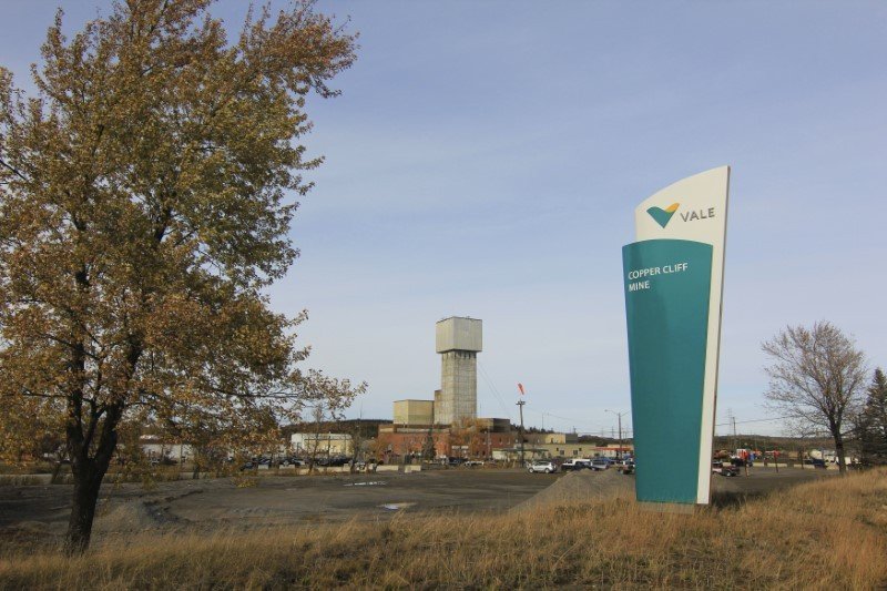Vale inicia resgate de 39 trabalhadores presos em mina no Canadá Vale inicia resgate de 39 trabalhadores presos em mina no Canadá