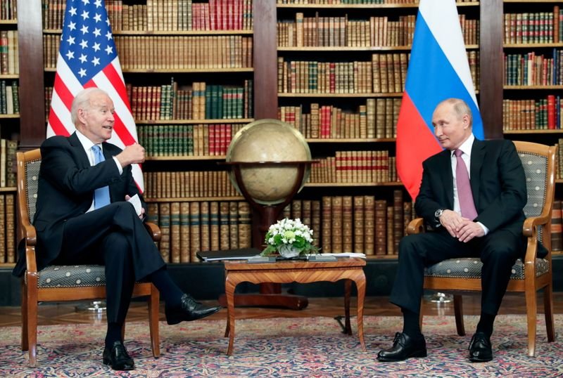 Amigos não, negociadores: cúpula Biden-Putin obtém pequenos ganhos Amigos não, negociadores: cúpula Biden-Putin obtém pequenos ganhos
