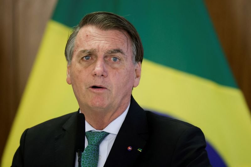 Bolsonaro: vamos salvar 3 categorias ou todo mundo vai sofrer? Bolsonaro: vamos salvar 3 categorias ou todo mundo vai sofrer?