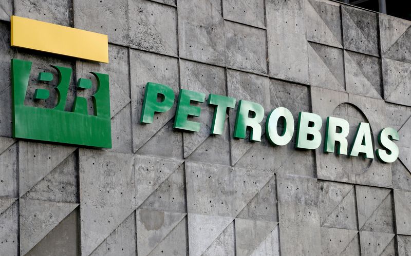 EXCLUSIVO-Bolsonaro demite presidente da Petrobras que alertou sobre crise do diesel