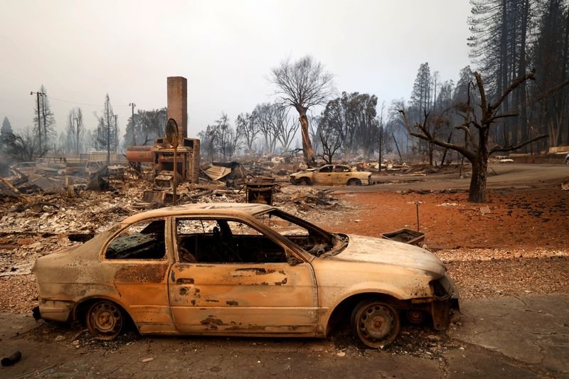 Maior incêndio florestal da Califórnia deixa cidade histórica em cinzas Maior incêndio florestal da Califórnia deixa cidade histórica em cinzas