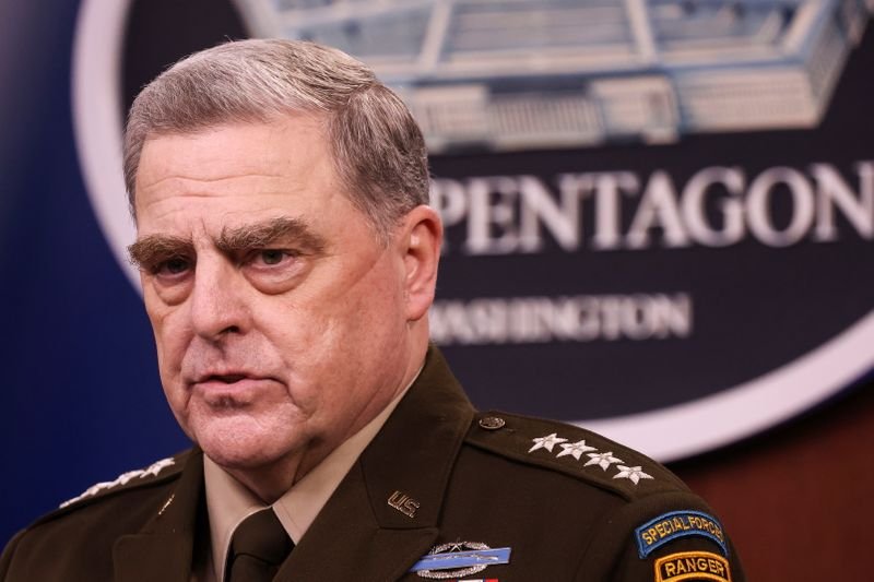 General dos EUA ligou para China em segredo temendo que Trump começasse guerra, diz jornal General dos EUA ligou para China em segredo temendo que Trump começasse guerra, diz jornal