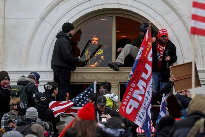 EUA aumentam segurança com risco de violência em manifestação pró-Trump no Capitólio EUA aumentam segurança com risco de violência em manifestação pró-Trump no Capitólio