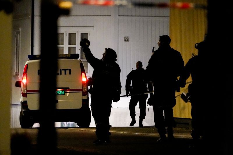 Homem mata várias pessoas na Noruega em ataque com arco e flecha, diz polícia