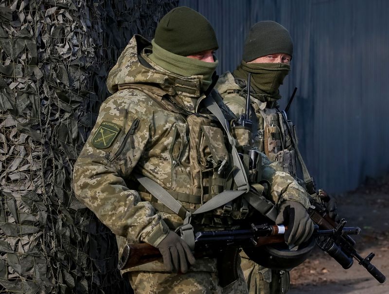 EUA dizem avaliar “todas as opções” contra aumento de tropas russas perto da Ucrânia