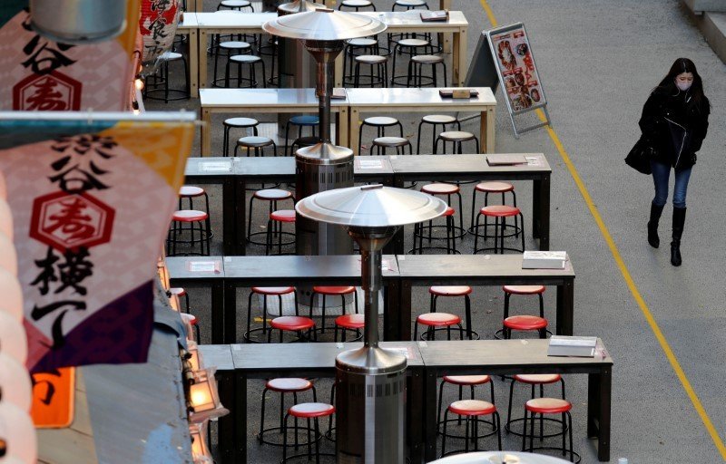 Tóquio amenizará restrições ao consumo de álcool para “bebedores solitários” Tóquio amenizará restrições ao consumo de álcool para “bebedores solitários”