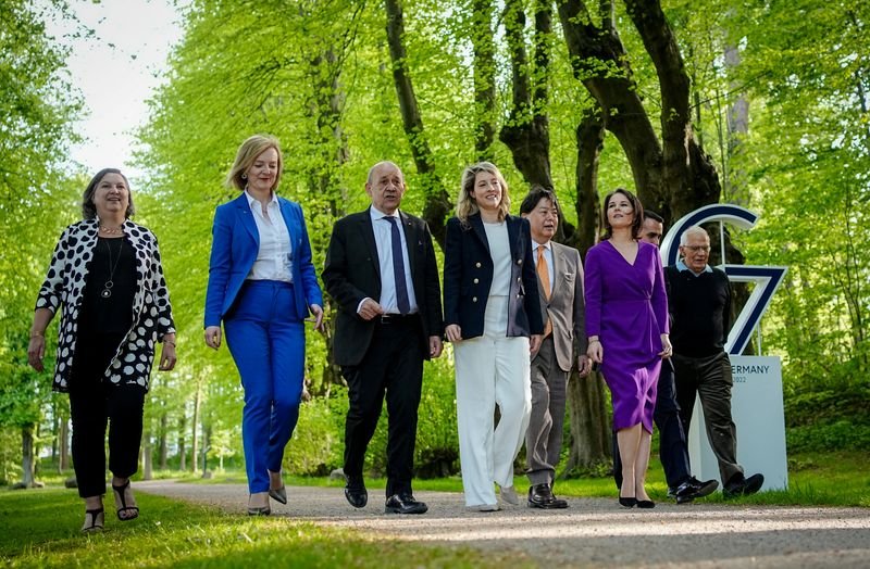 G7 apoia mais ajuda e armas à Ucrânia em demonstração de unidade contra Rússia G7 apoia mais ajuda e armas à Ucrânia em demonstração de unidade contra Rússia